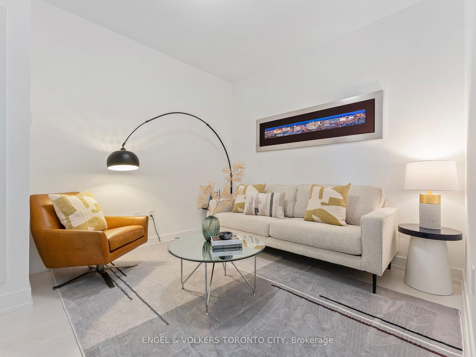 4 Bedrooms Condo at 30 Inn On The Park, Toronto For sale