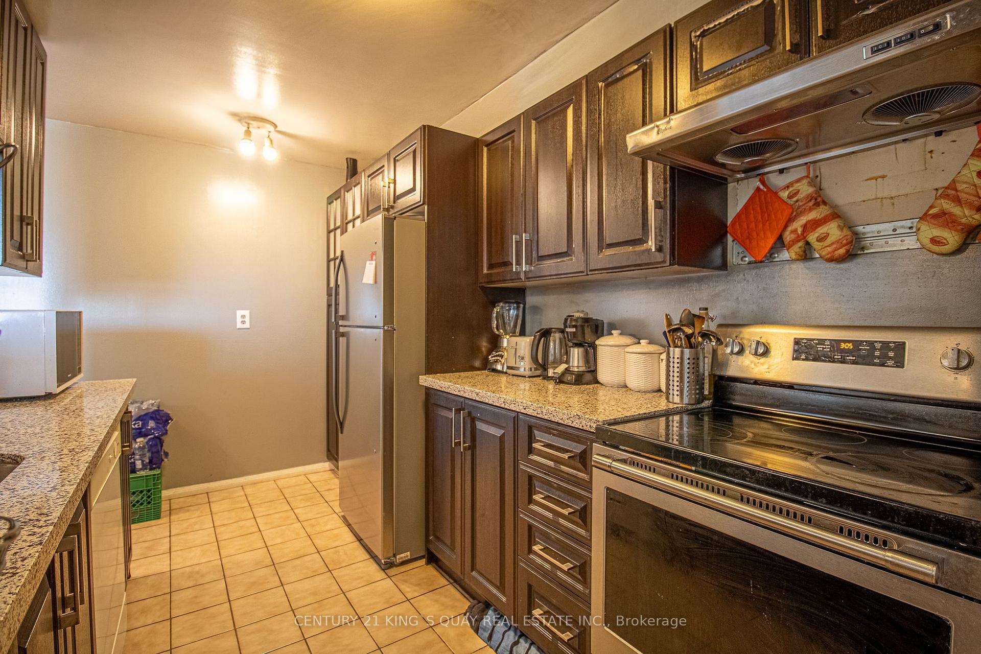2 Bedrooms Condo at 4185 Shipp, Mississauga For sale