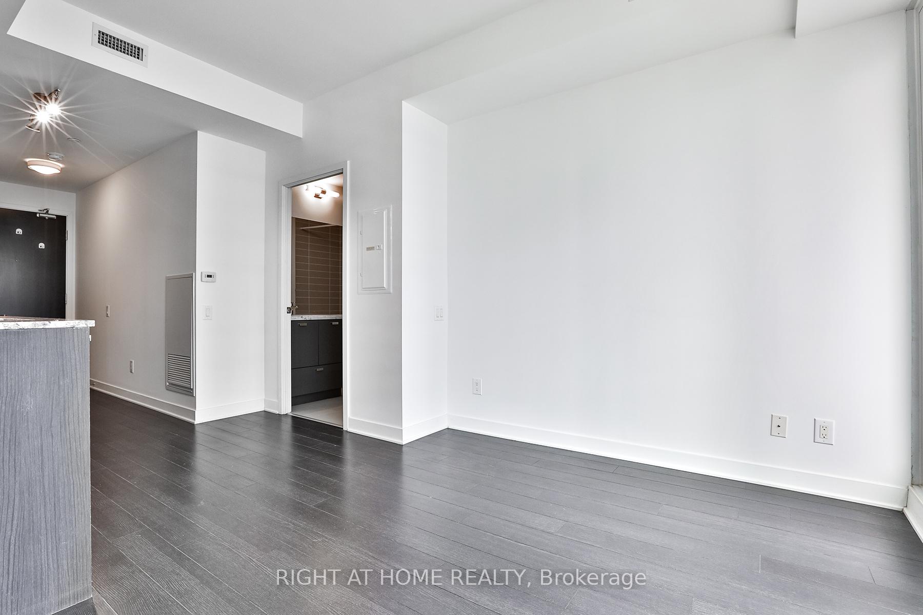 Condo at 290 Adelaide,  Toronto For sale