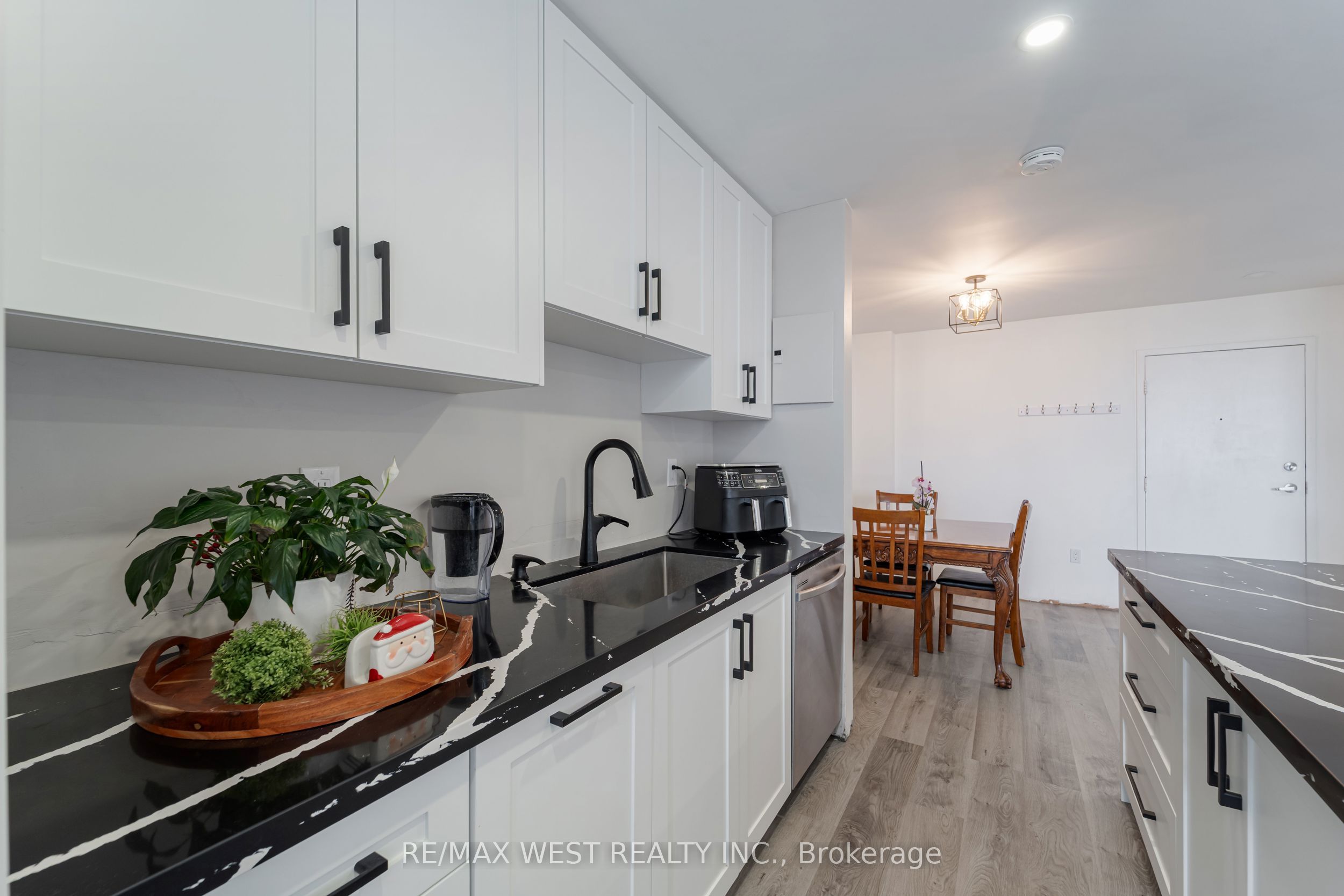1615 Bloor Street, #1001