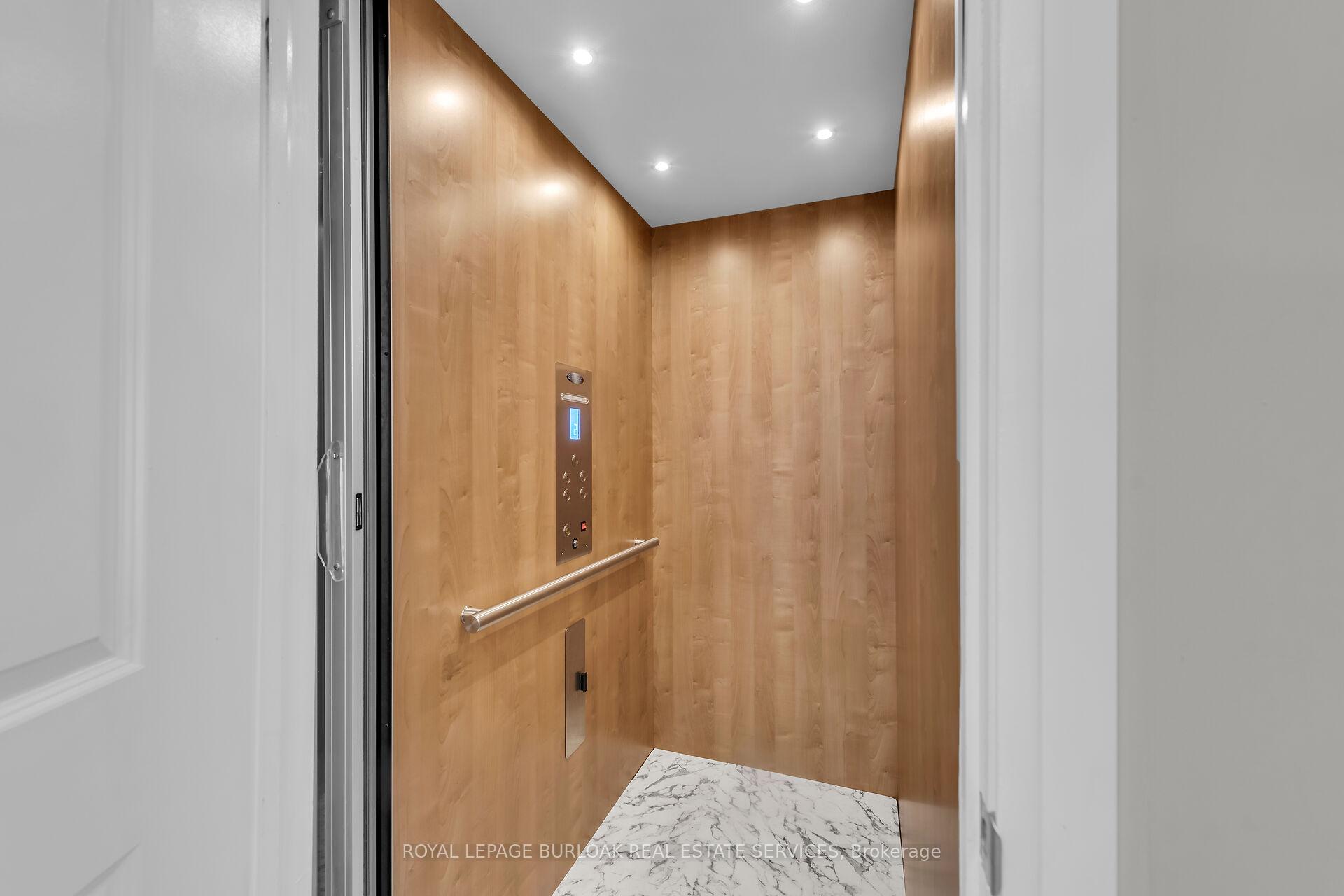 3 Bedrooms Condo at 509 Elizabeth,  Burlington For sale