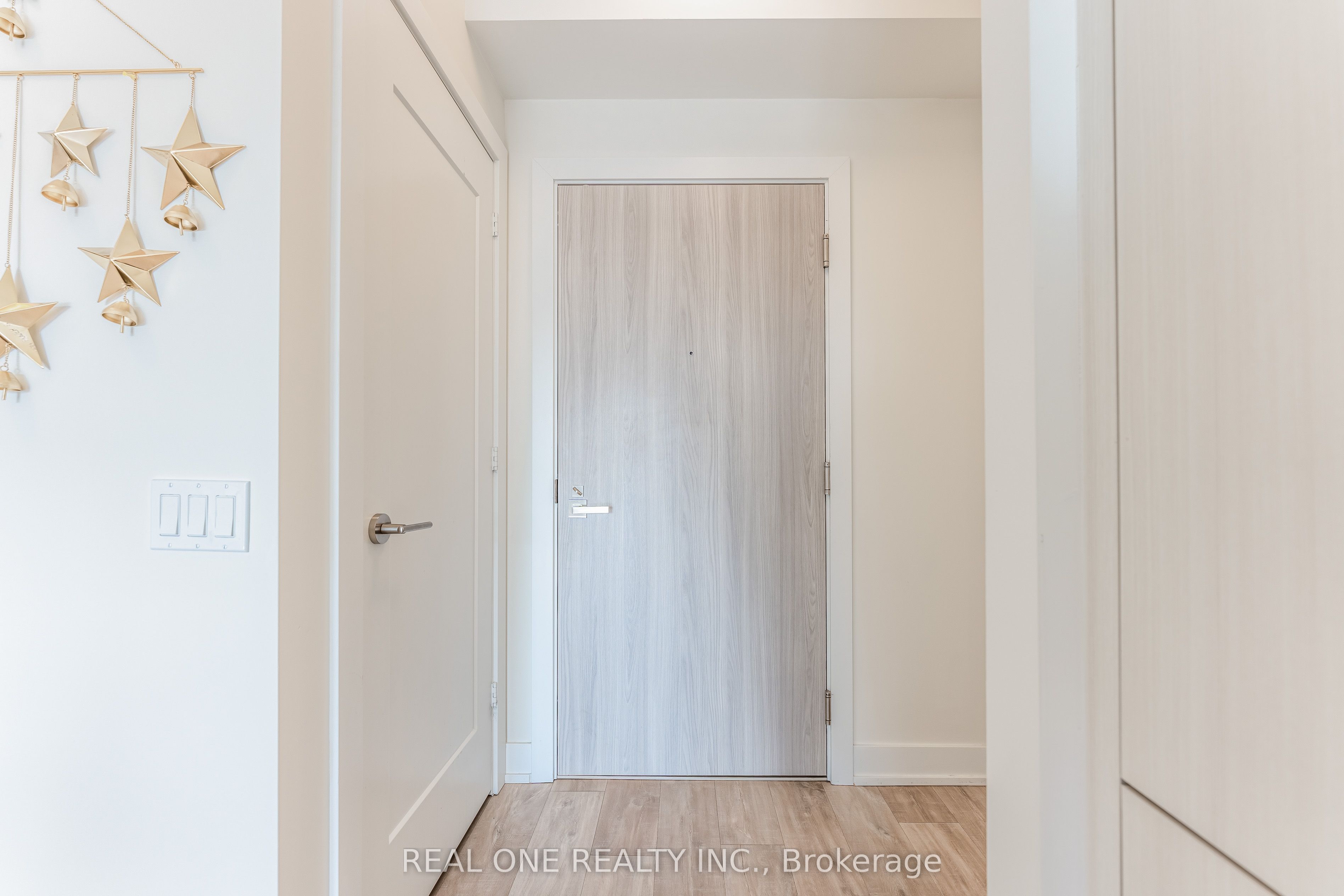 80 Vanauley Street, #303