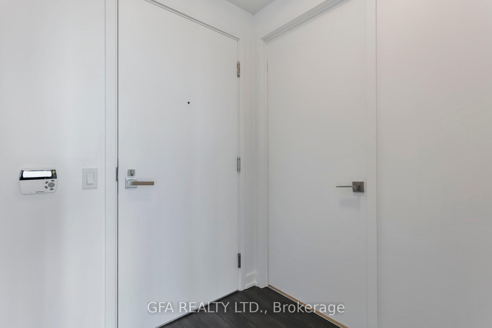 2 Bedrooms Condo at 30 Ordnance, Toronto For sale