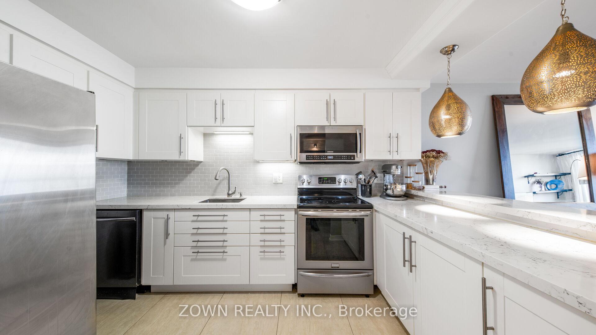 4 Bedrooms Condo at 10 Martha Eaton, Toronto For sale