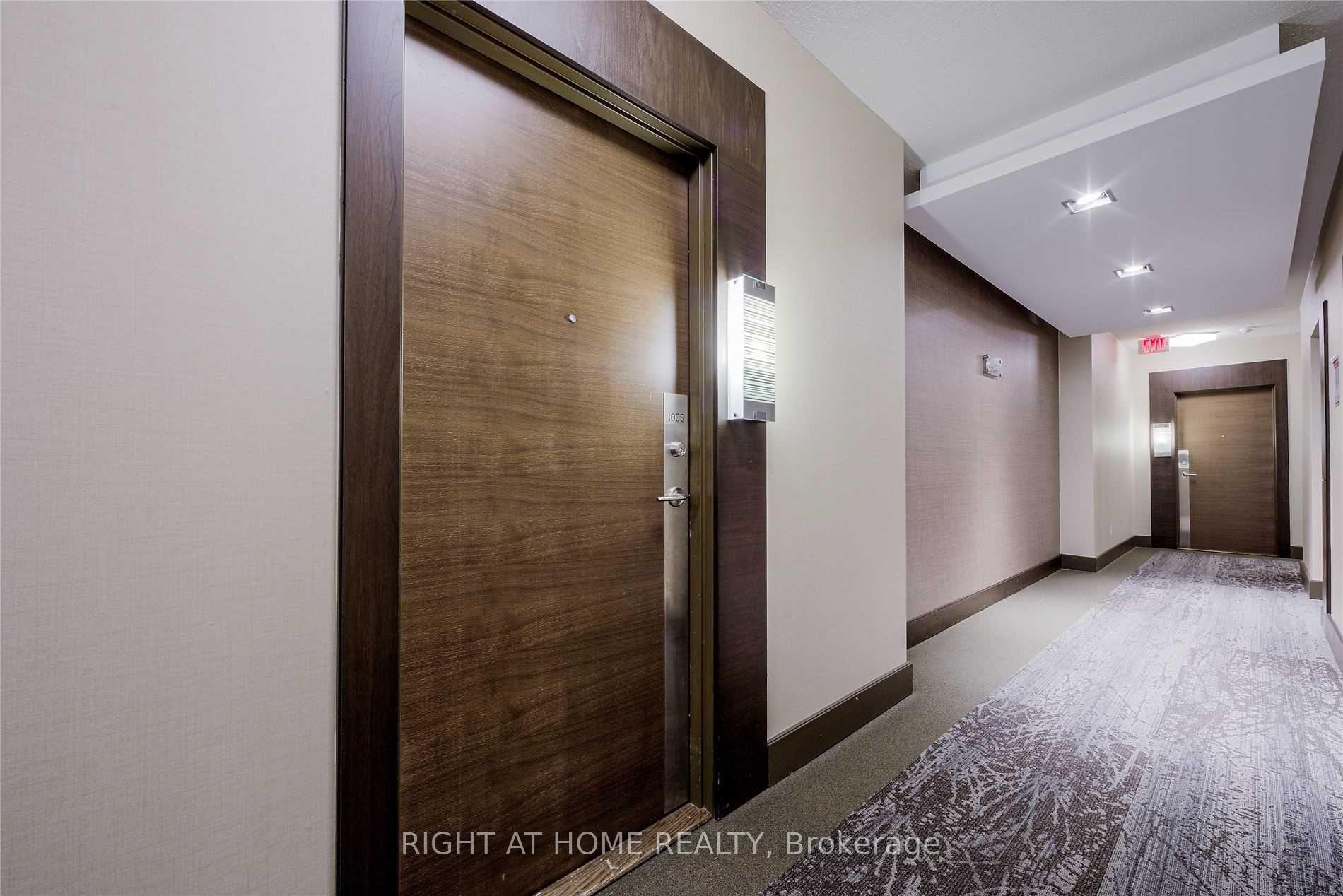 3 Bedrooms Condo at 35 Brian Peck, Toronto For sale