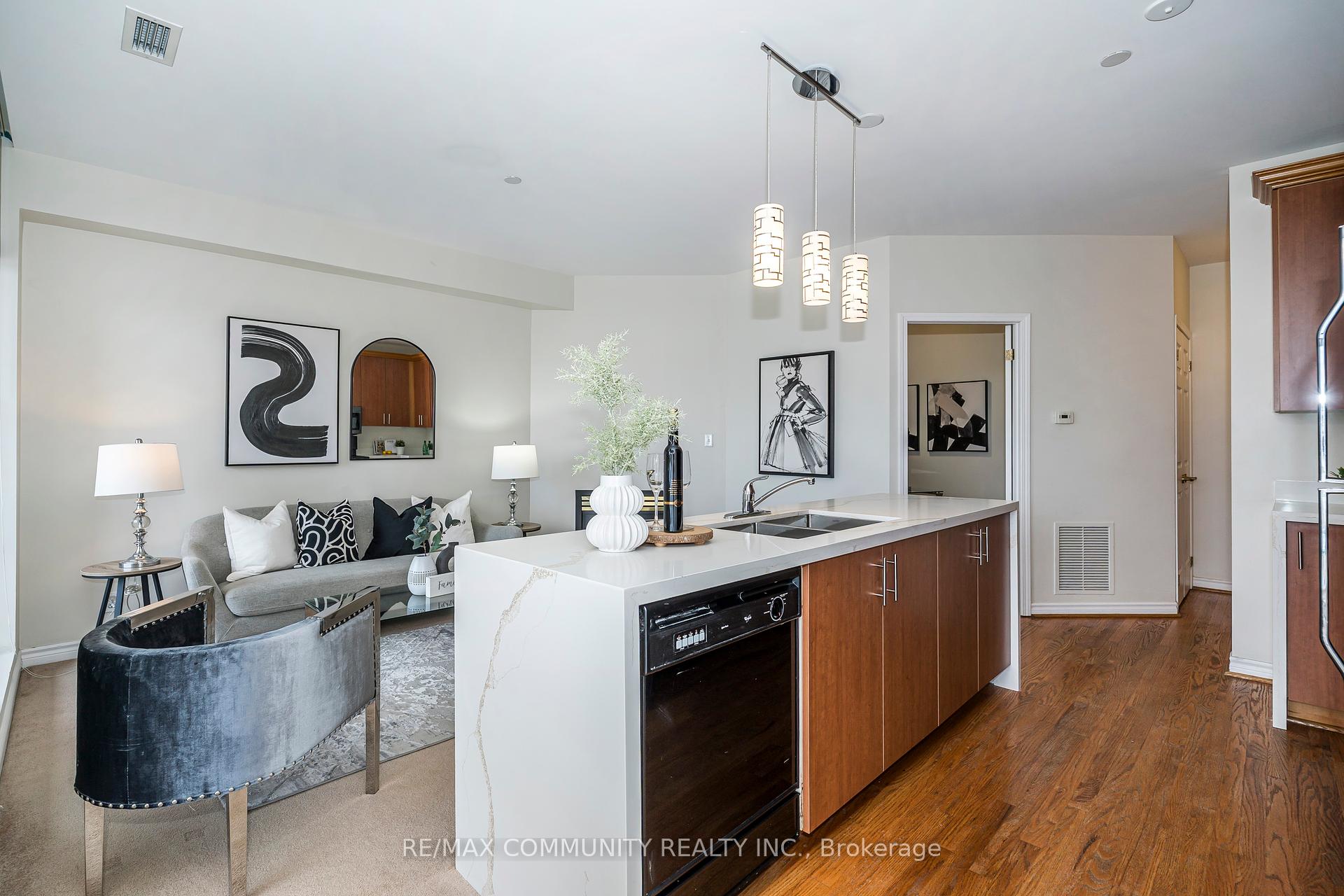 1 Bedroom Condo at 980 Yonge,  Toronto For sale