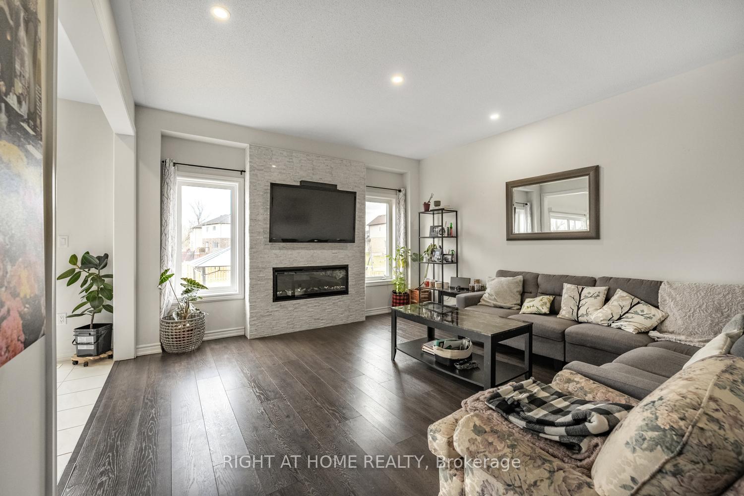 Photo of 333 Forks Road, Welland, ON L3B 6C5