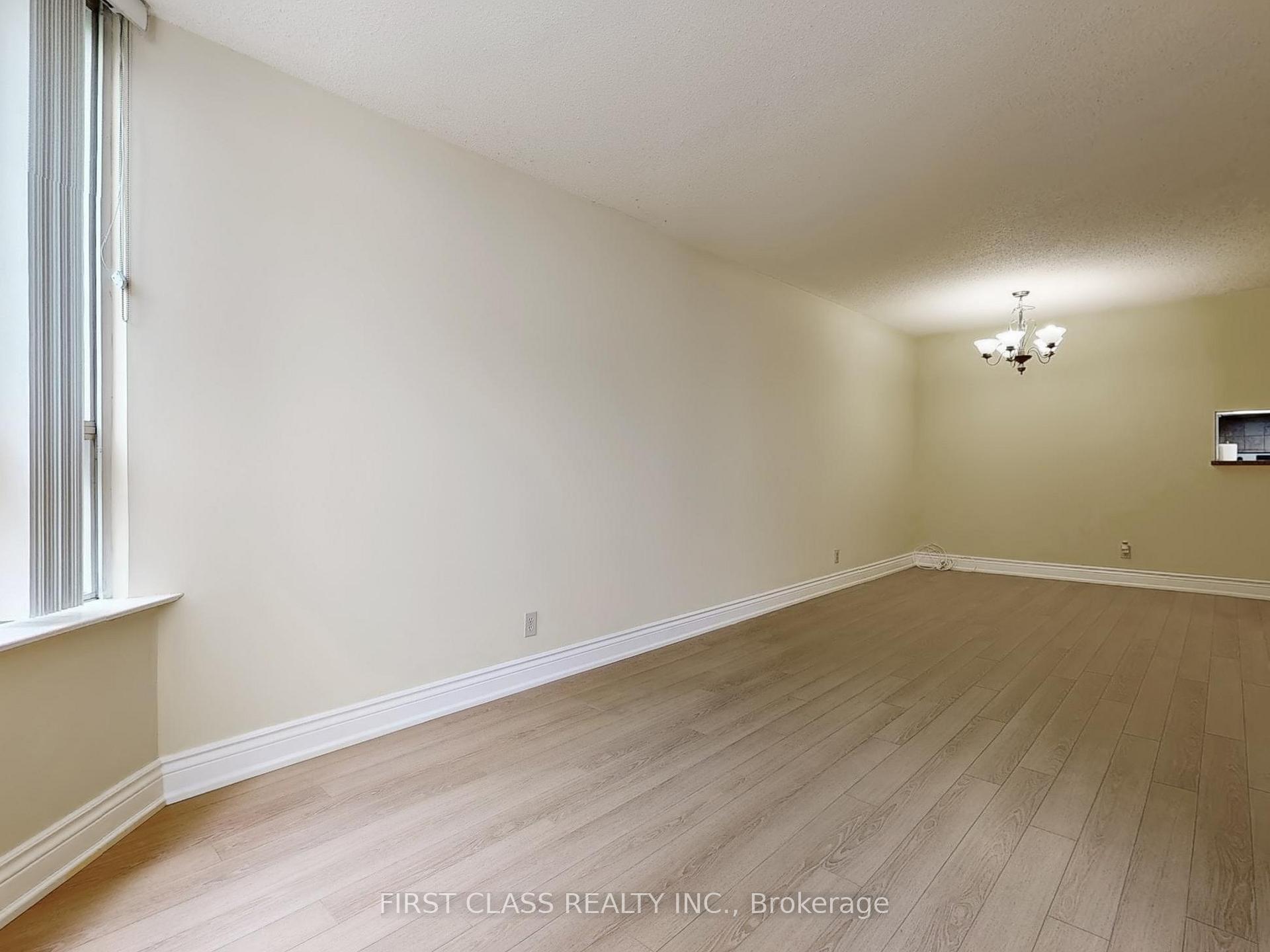 3 Bedrooms Condo at 717 Bay, Toronto For sale