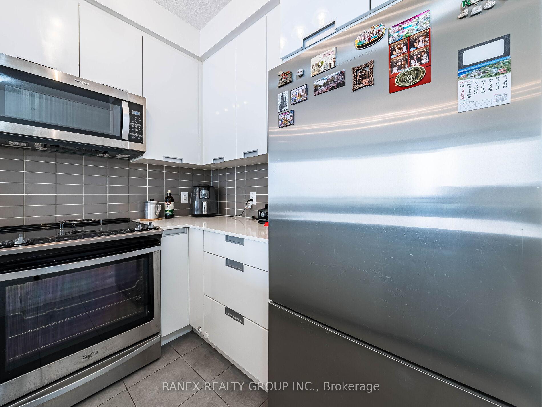 2 Bedrooms Condo at 5025 Four Springs, Mississauga For sale