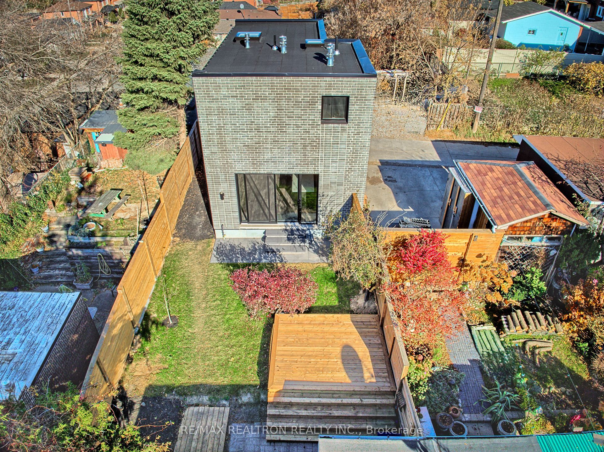 421 Silverthorn Avenue