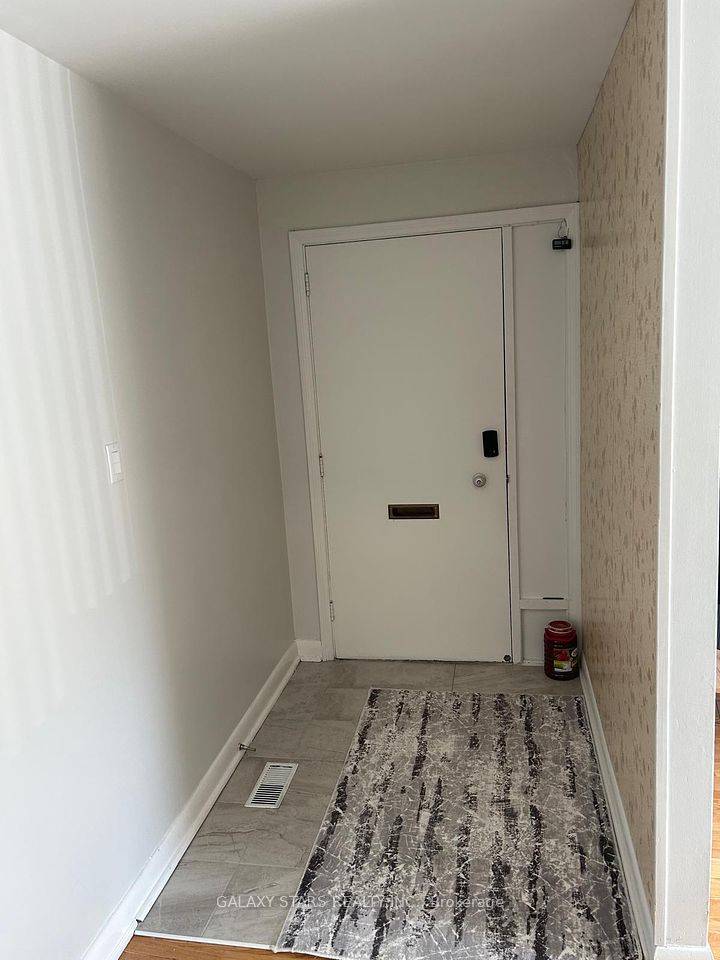 19 Tedford Drive, Toronto, ON M1R 1L9