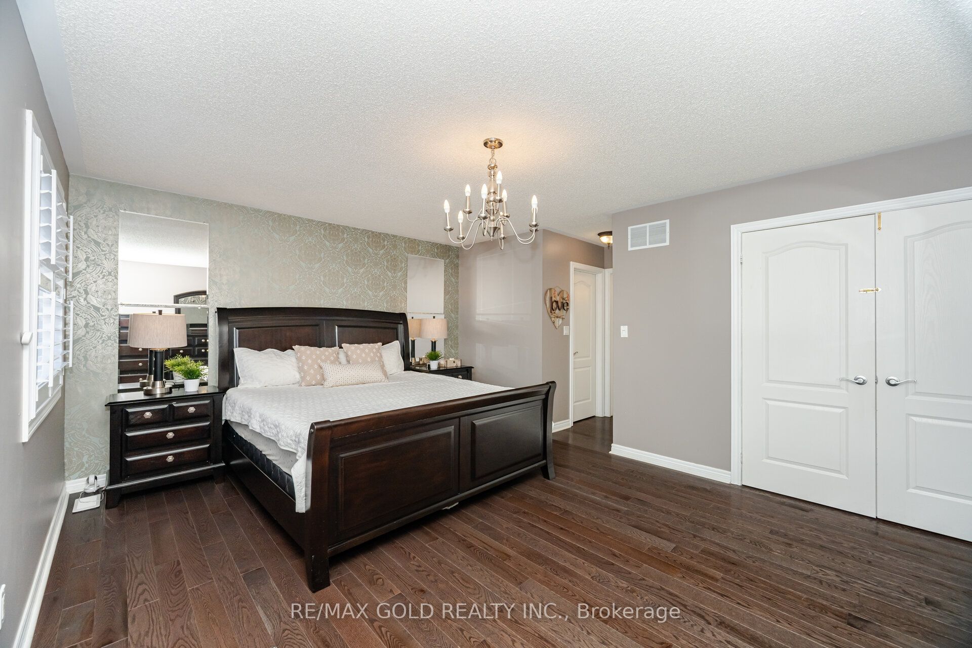 55 Royal Valley Drive