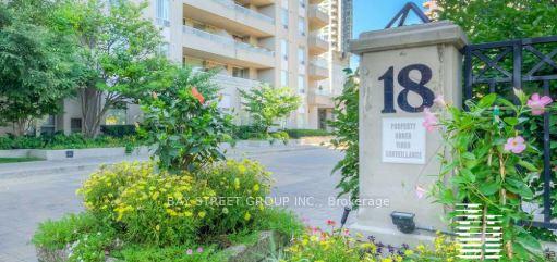 3 Bedrooms Condo at 18 Hillcrests, Toronto For sale