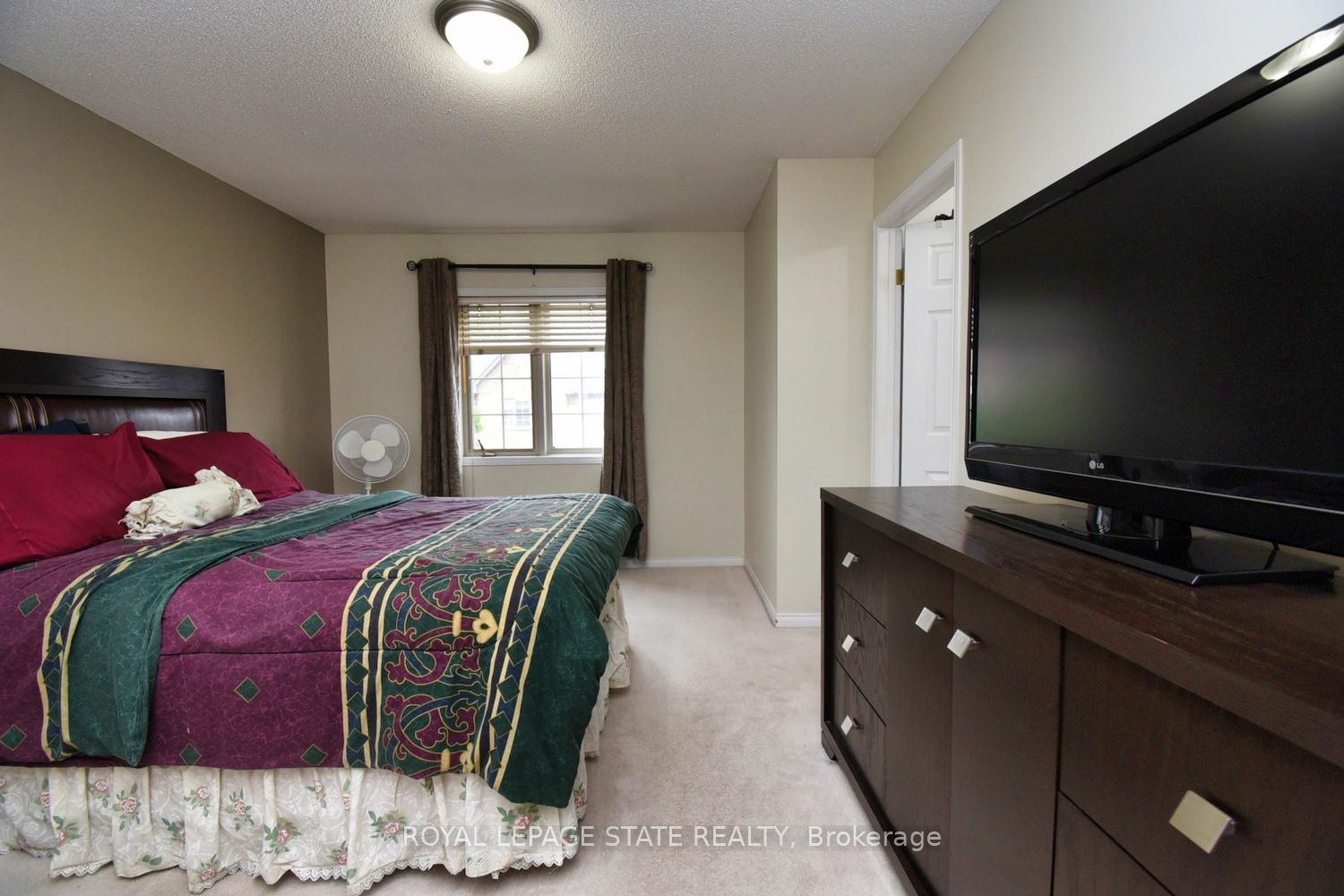 3 Bedrooms Condo at 565 Rymal, Hamilton For sale