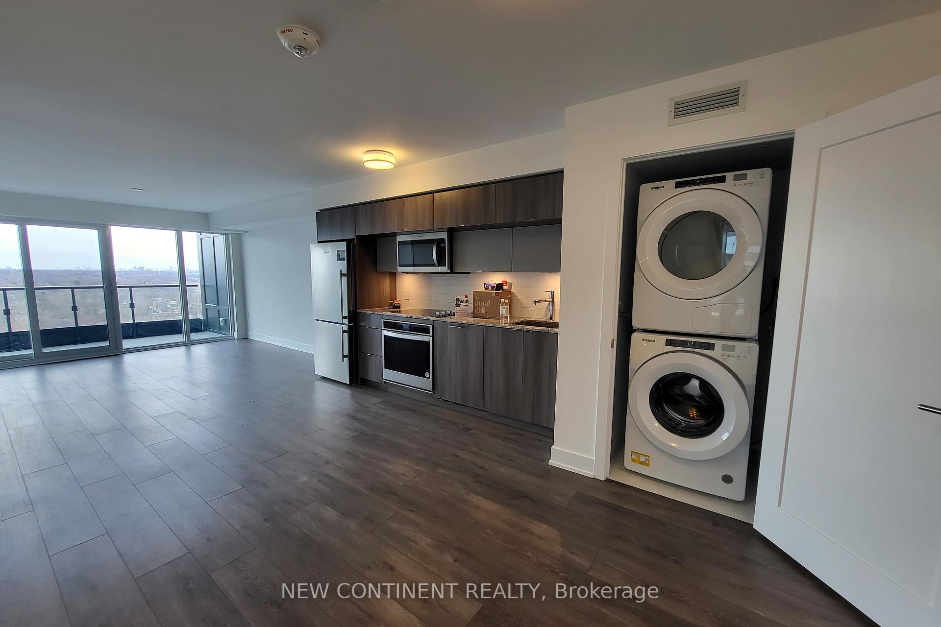 2 Bedrooms Condo at 585 Bloor, Toronto For sale