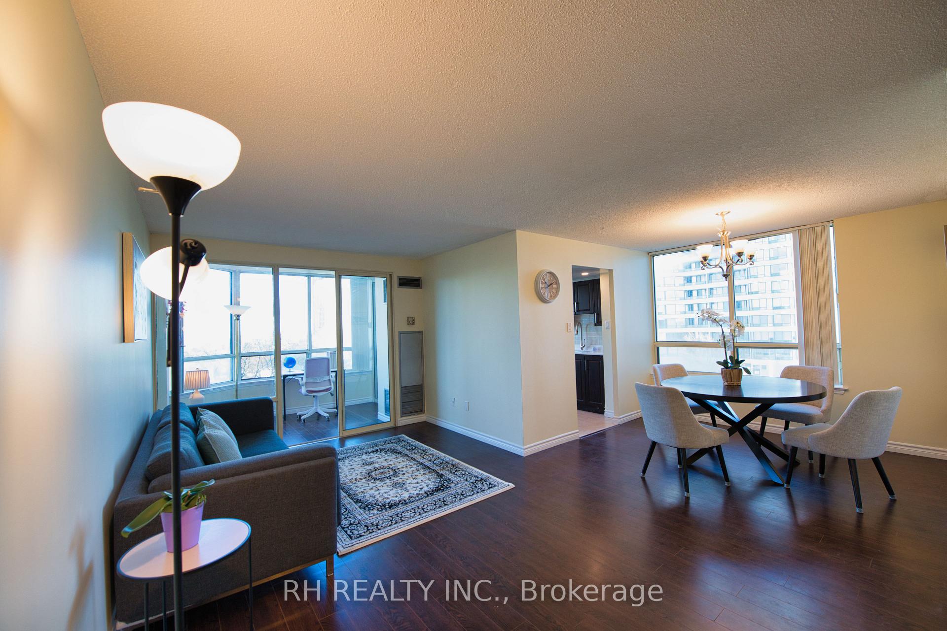 3 Bedrooms Condo at 300 Alton Towers,  Toronto For sale