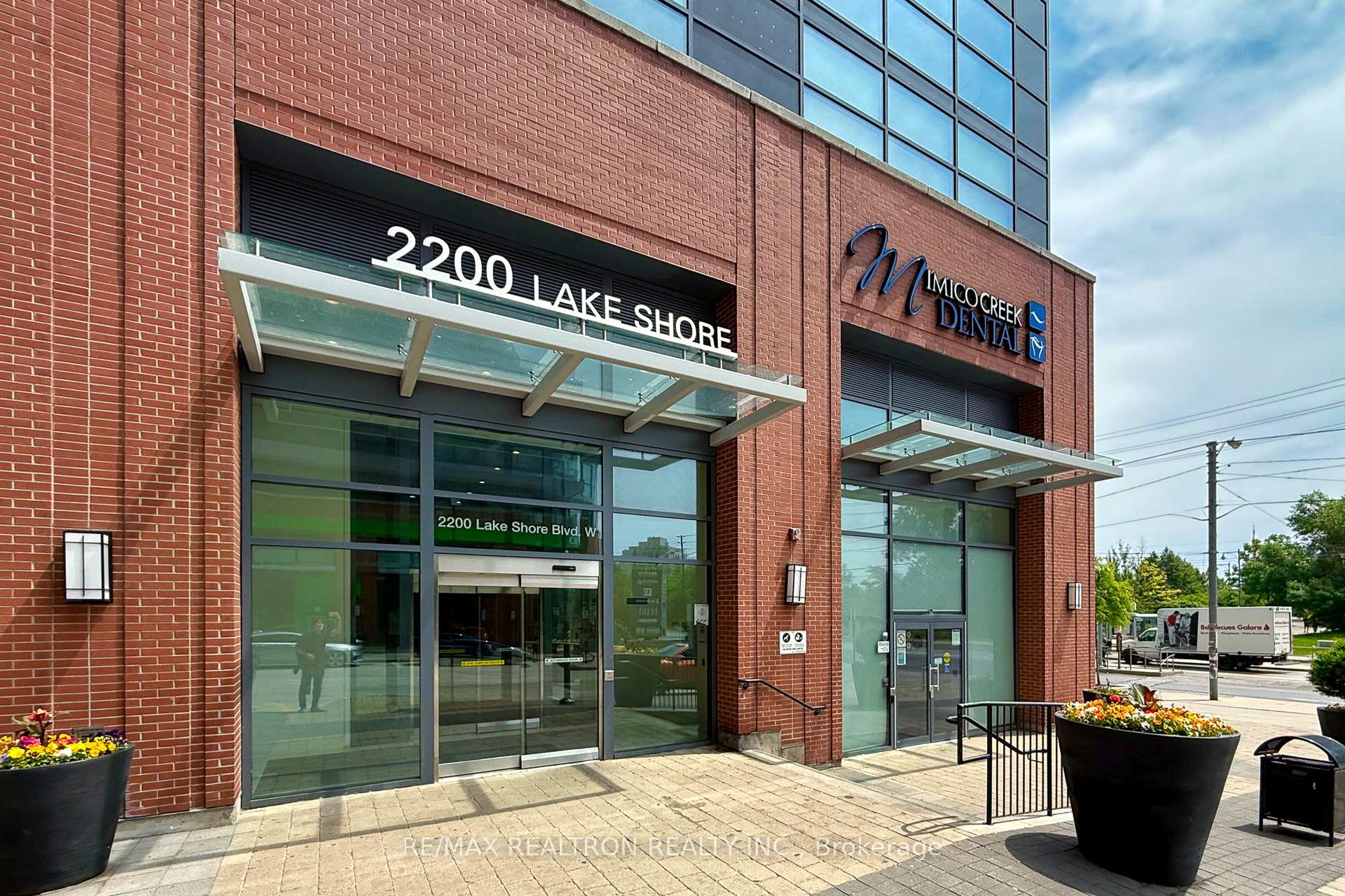 3 Bedrooms Condo at 2200 Lake Shore, Toronto For sale