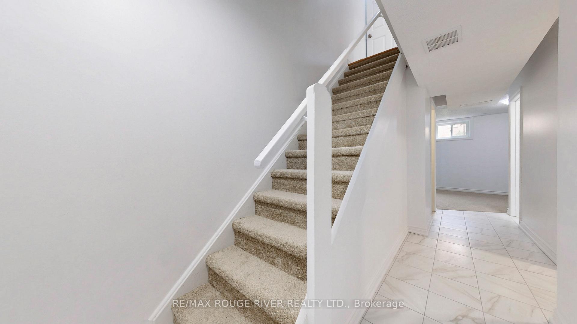3 Bedrooms Condo at 2 Dowry, Toronto For sale