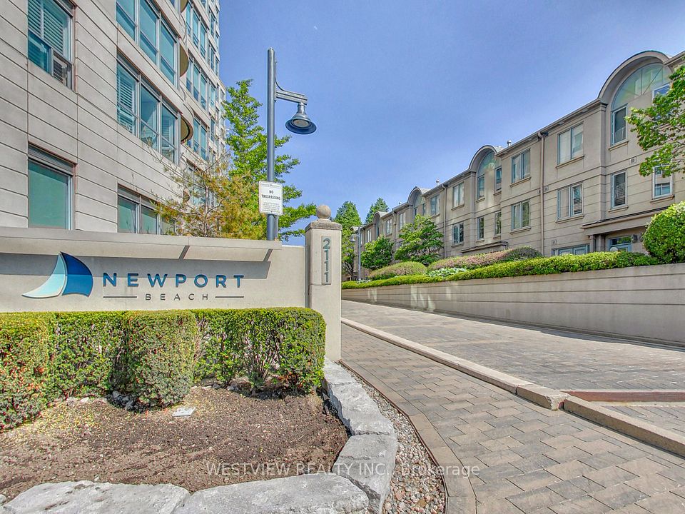 2111 Lake Shore