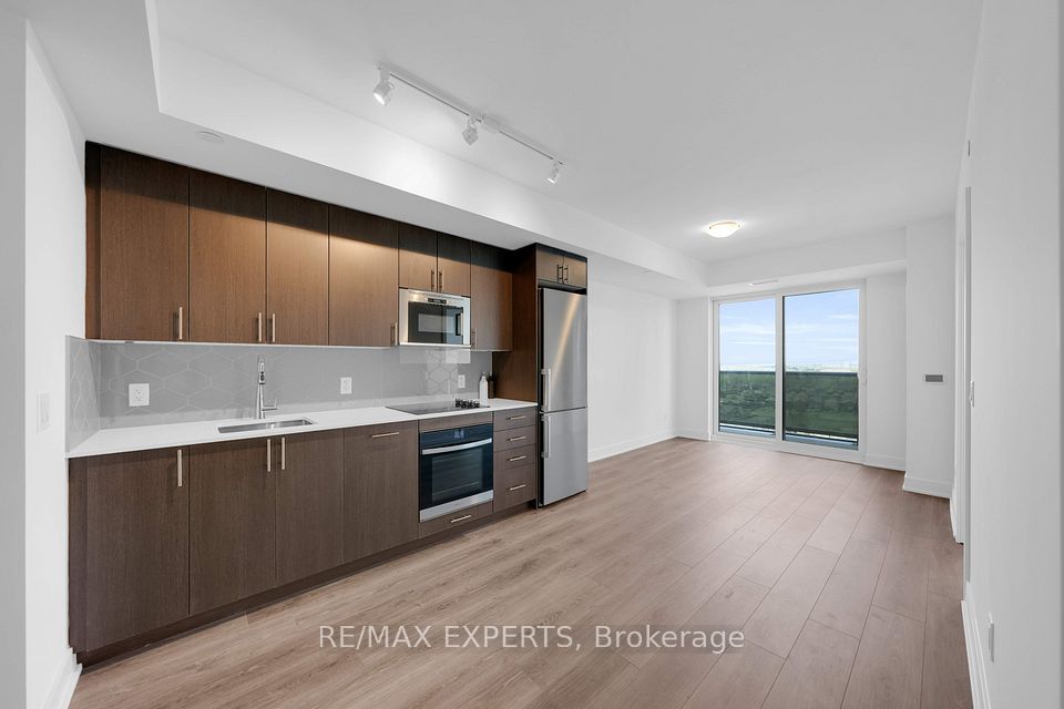 2545 Simcoe Street N 1511