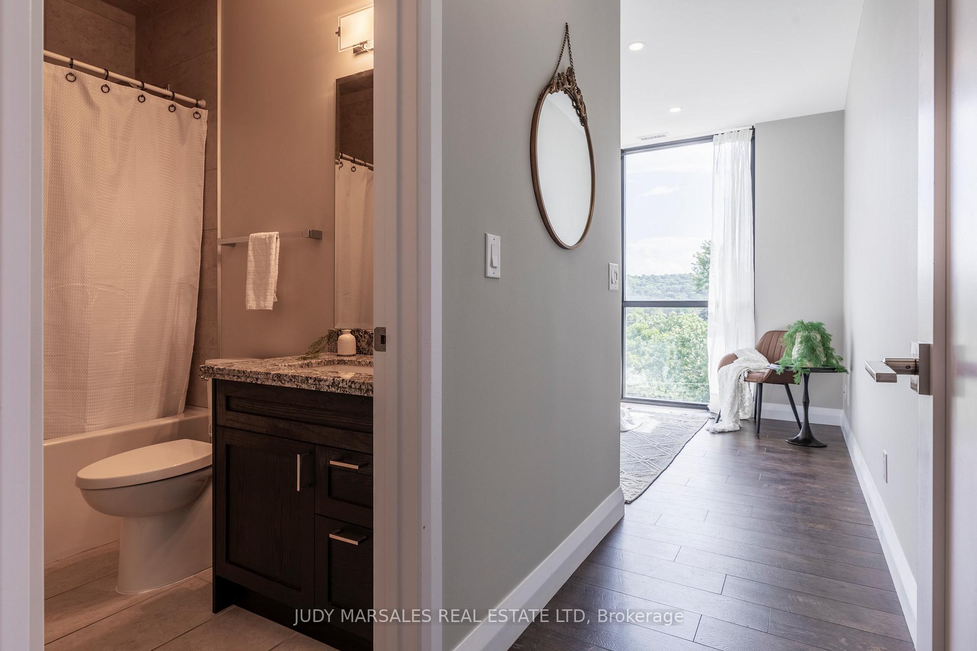 2 Bedrooms Condo at 101 Locke,  Hamilton For sale