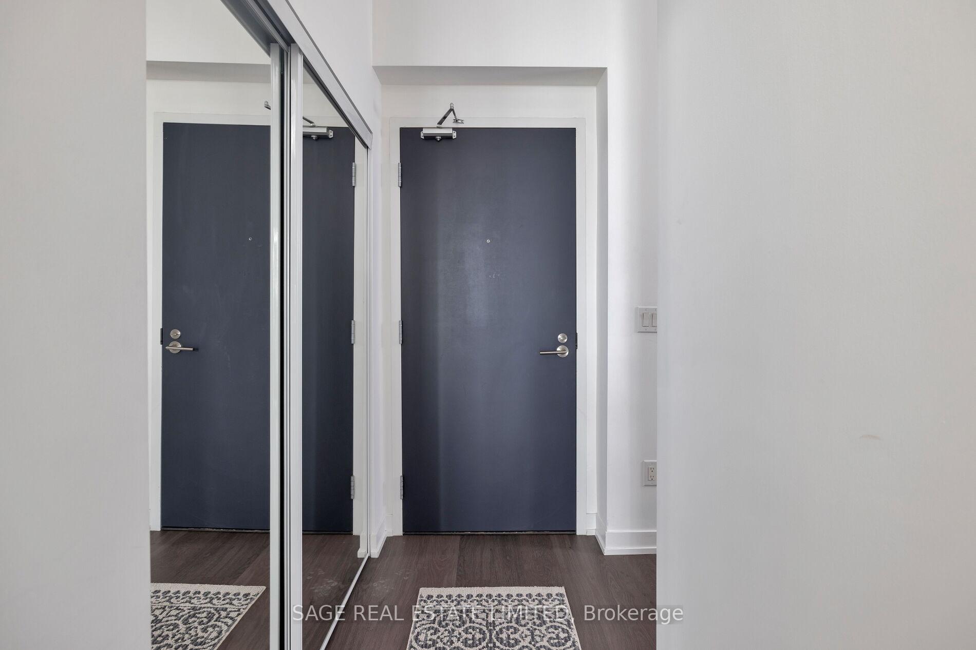 2 Bedrooms Condo at 105 George, Toronto For sale