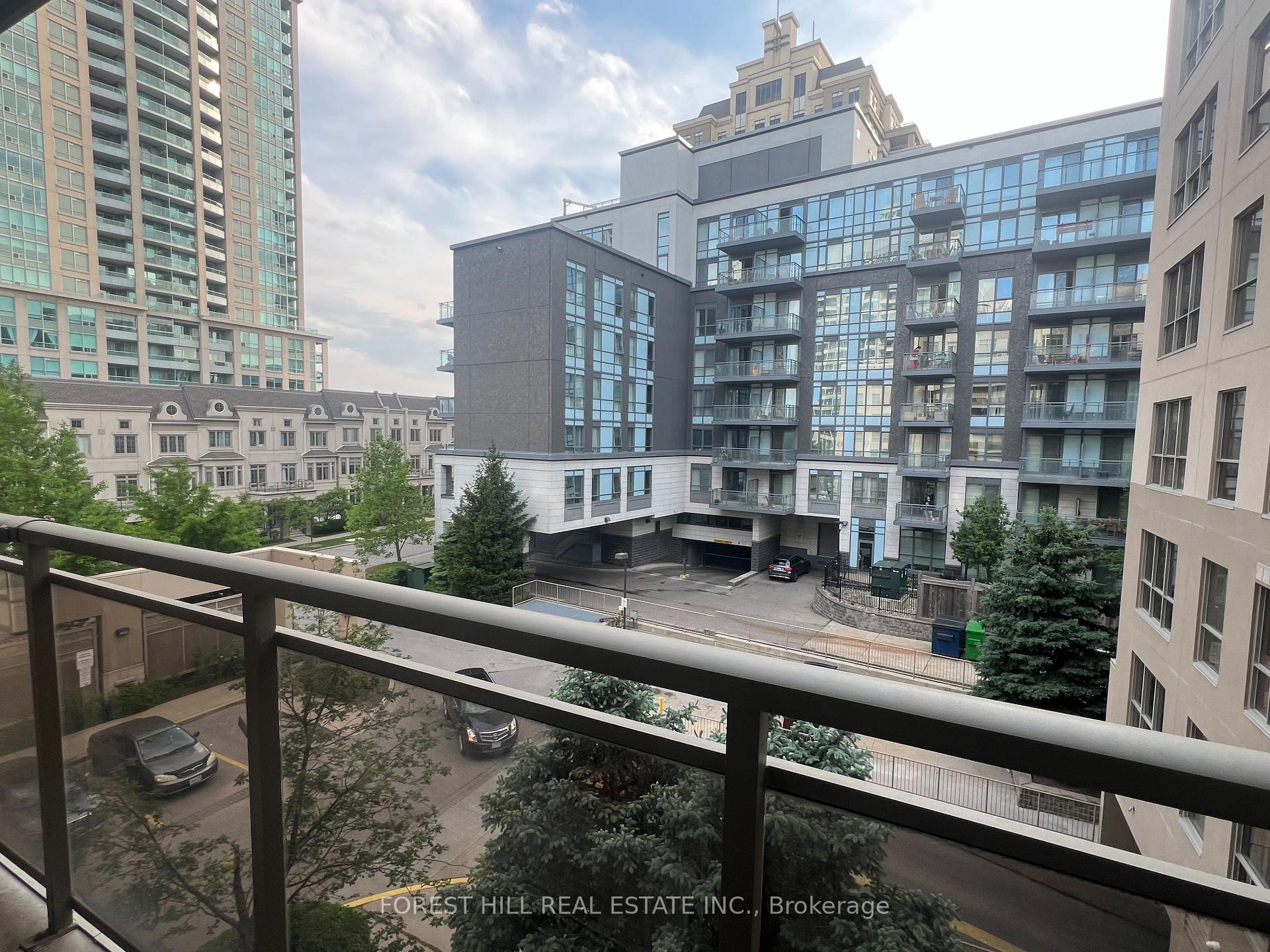 2 Bedrooms Condo at 19 Barberry, Toronto For sale