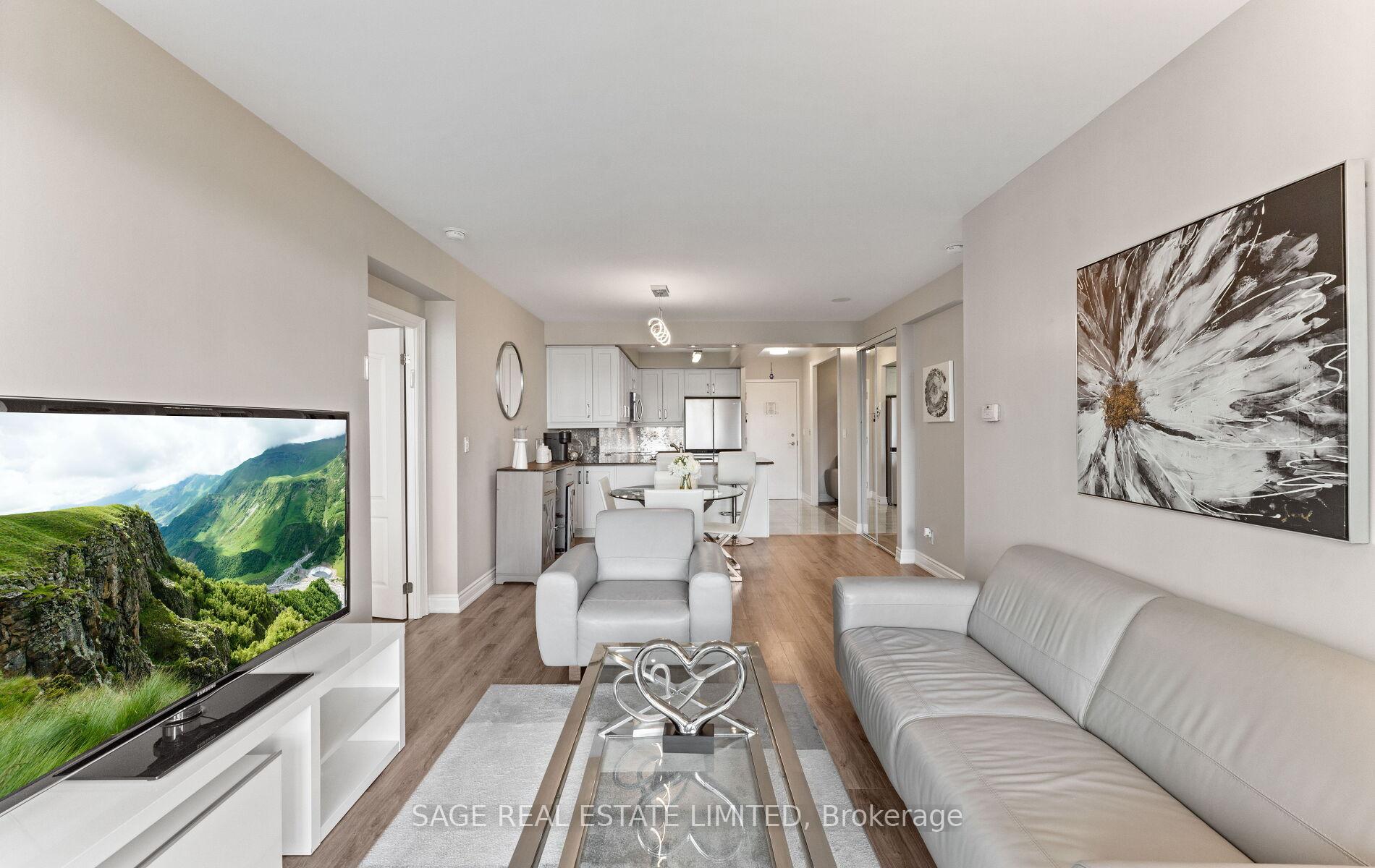 2 Bedrooms Condo at 88 Promenade, Vaughan For sale