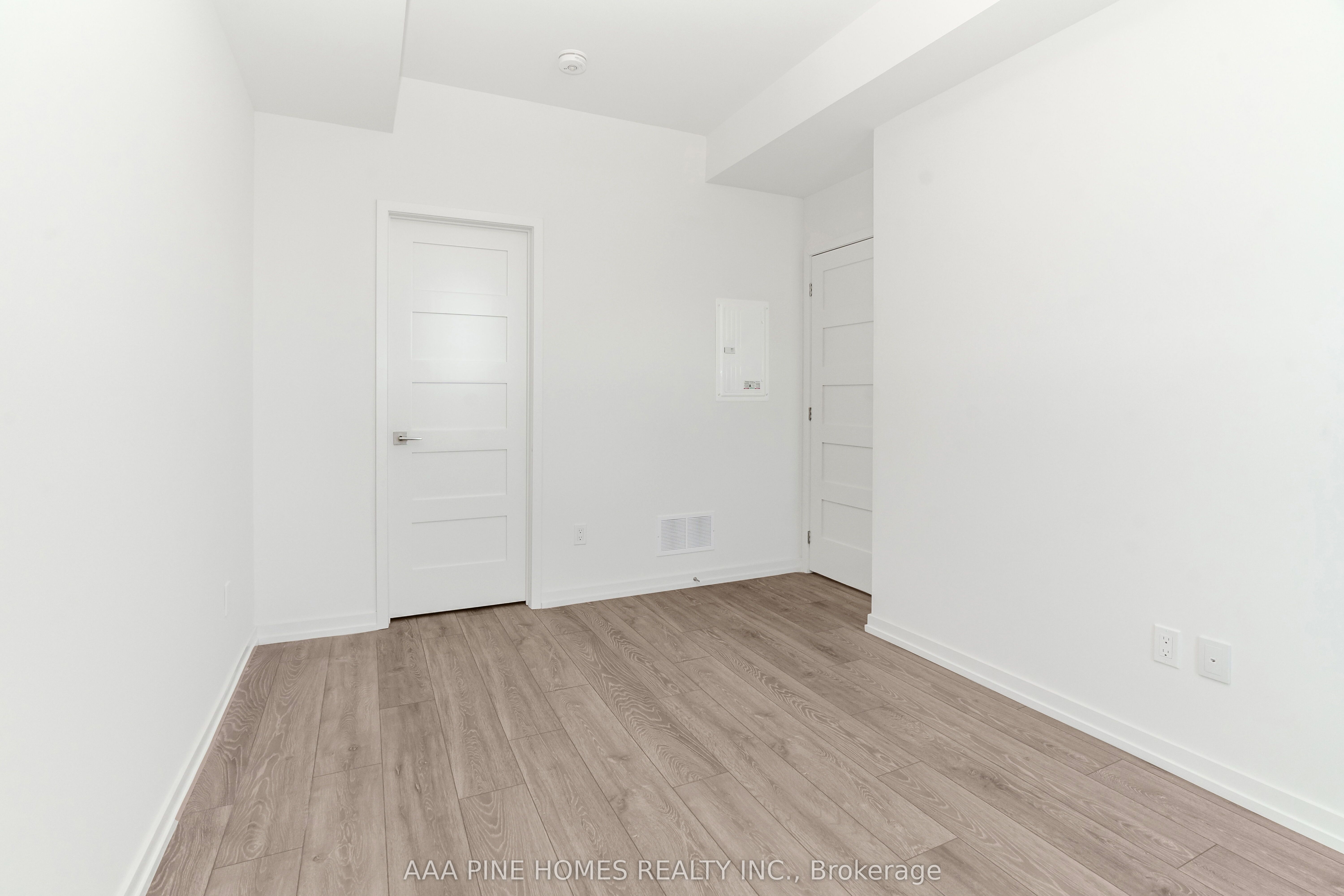 20 Lytham Green Circle, ##4