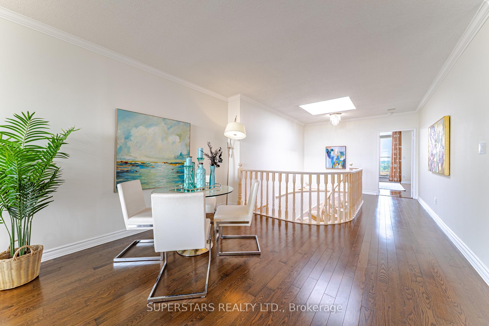 2 Bedrooms Condo at 20 Guildwood, Toronto For sale