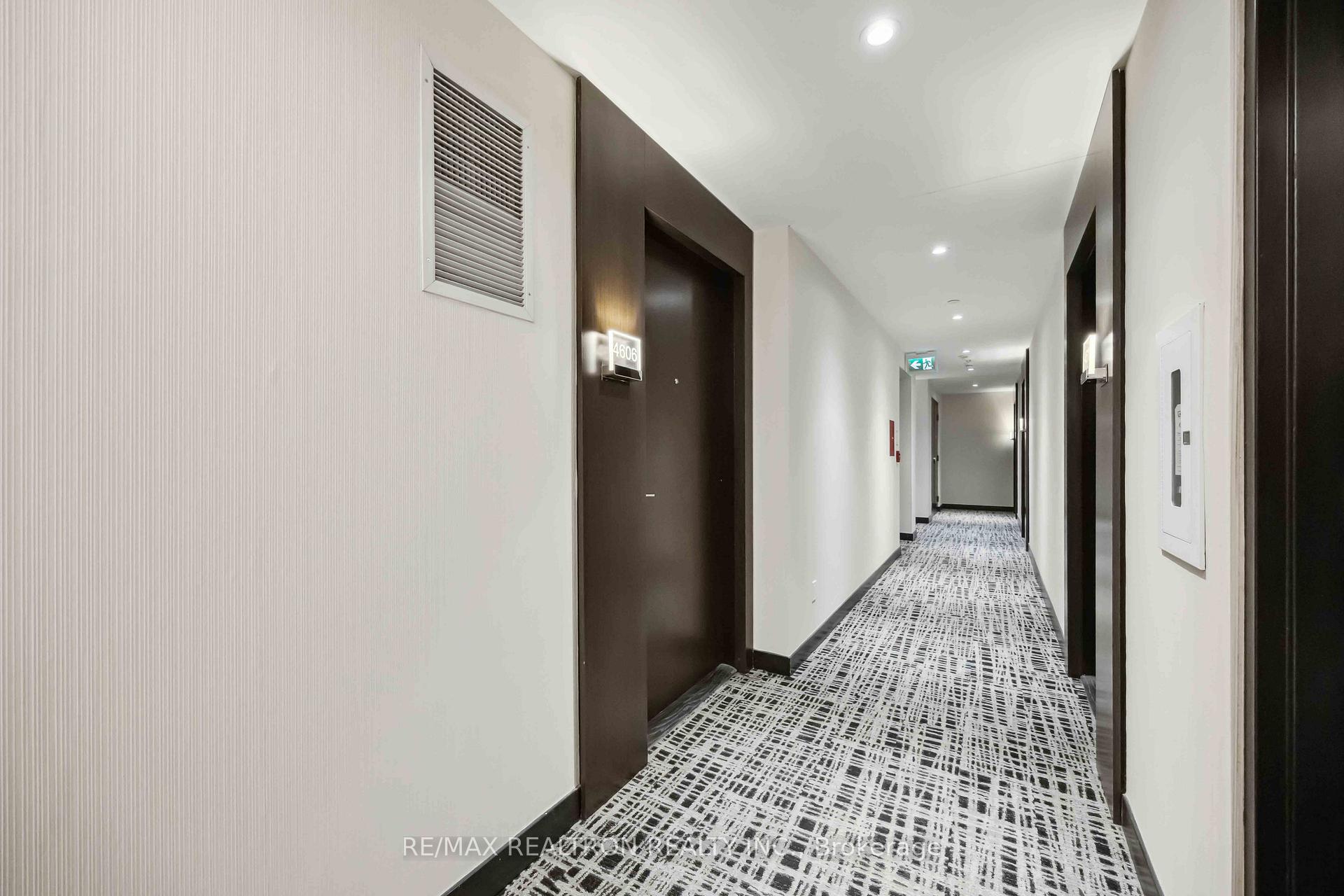 1 Bedroom Condo at 2221 Yonge, Toronto For sale