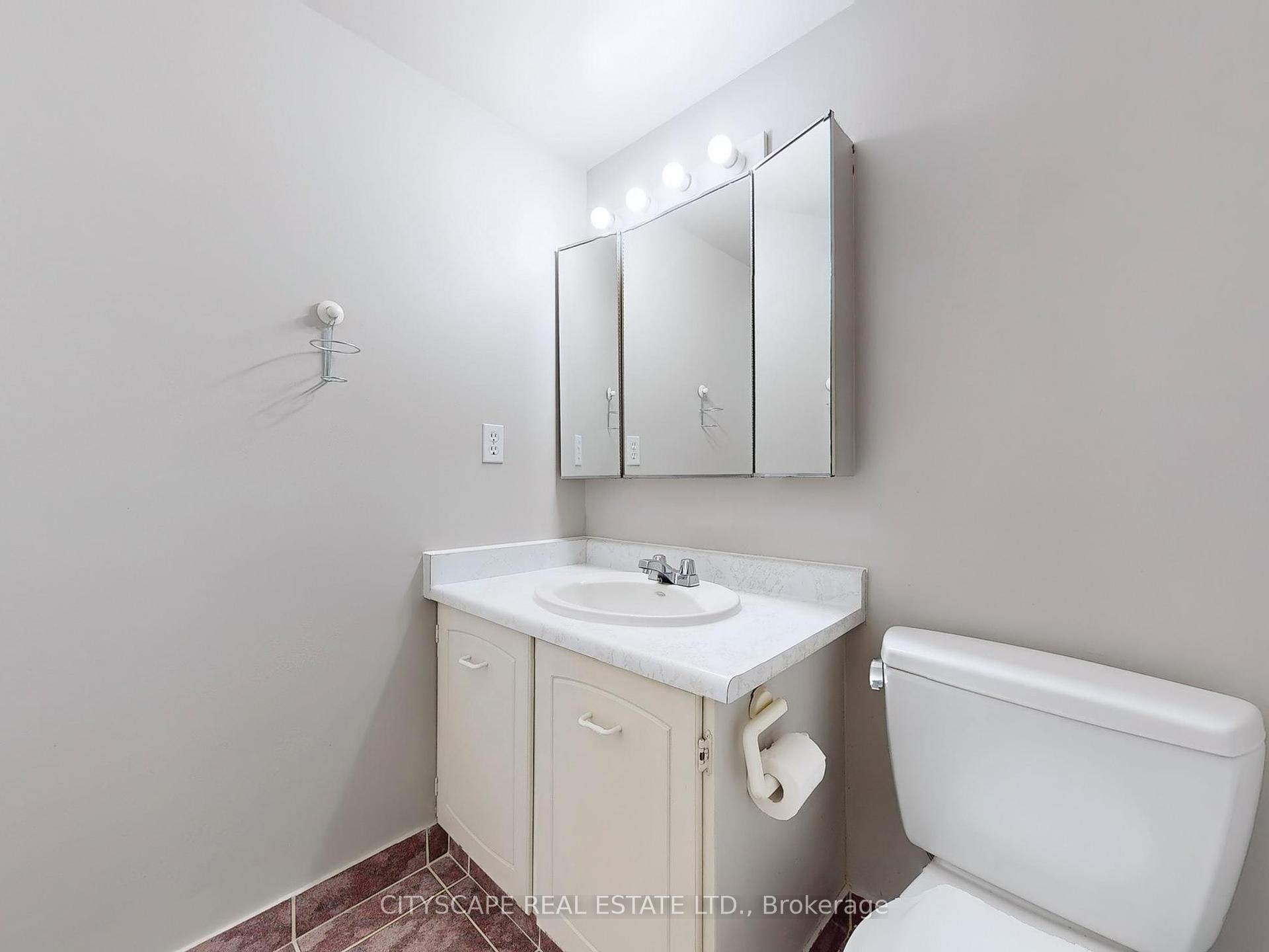 2 Bedrooms Condo at 1320 Mississauga Valley, Mississauga For sale