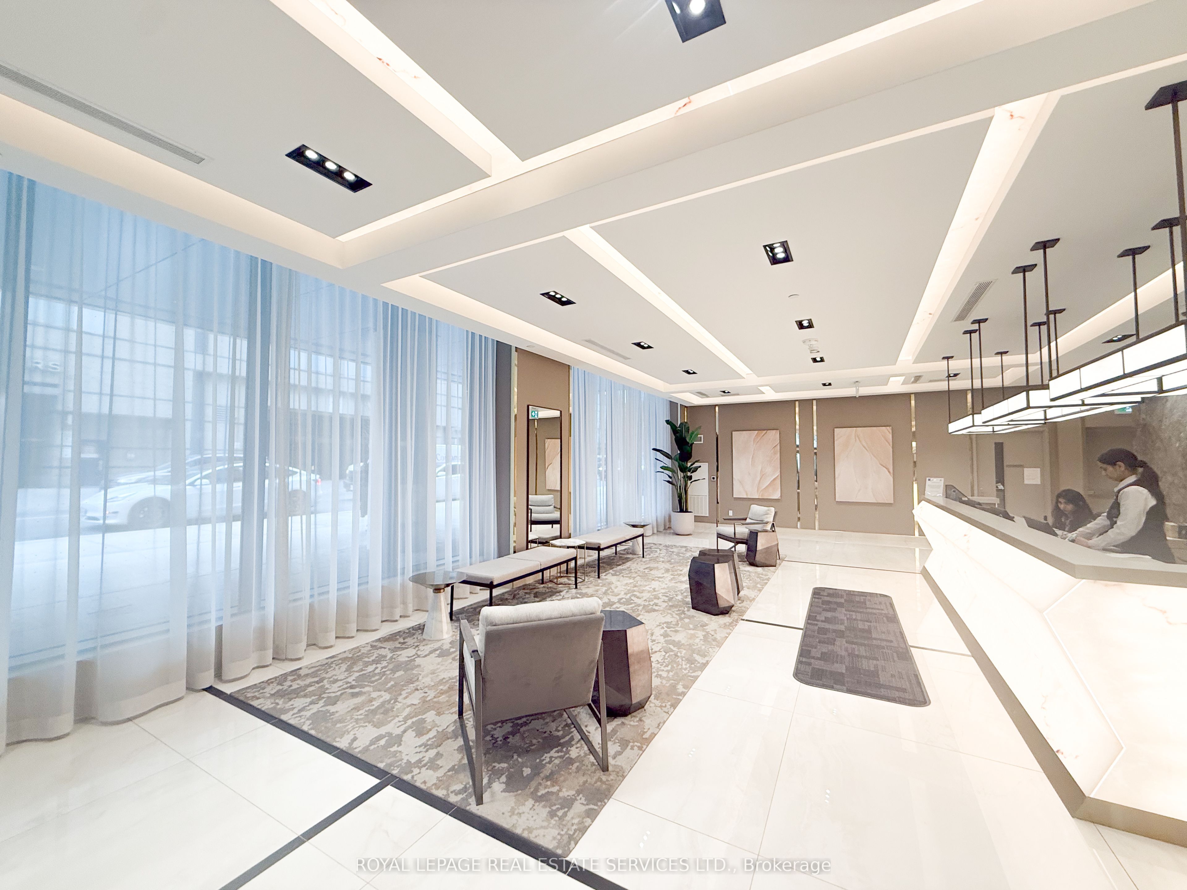 543 Richmond Street W, #425