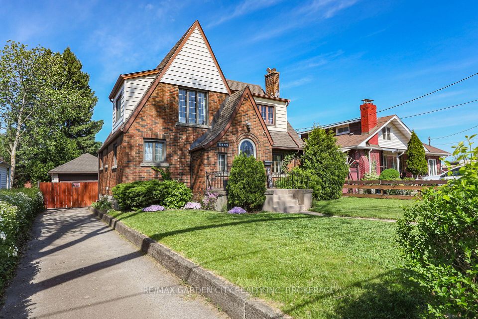 5953 Carlton