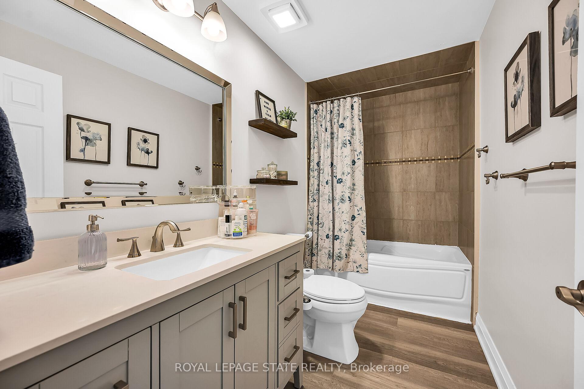 3 Bedrooms Condo at 444 Stone Church, Hamilton For sale