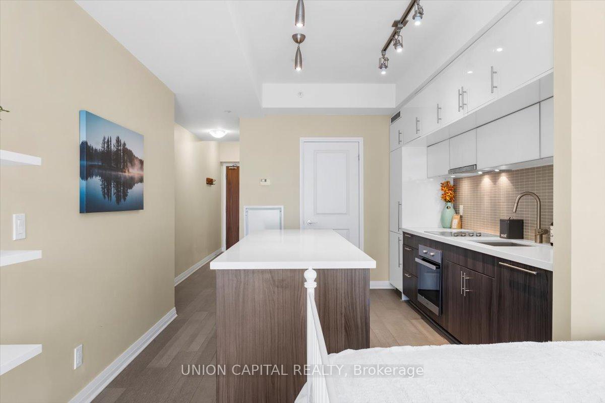 Condo at 8 Mercer, Toronto For sale