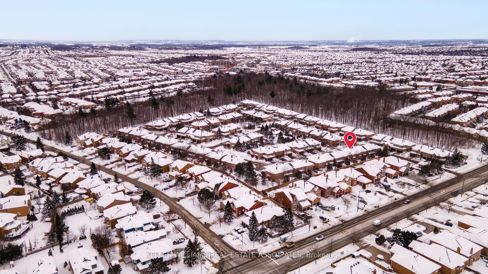 3 Bedrooms Condo at 5480 Glen Erin, Mississauga For sale