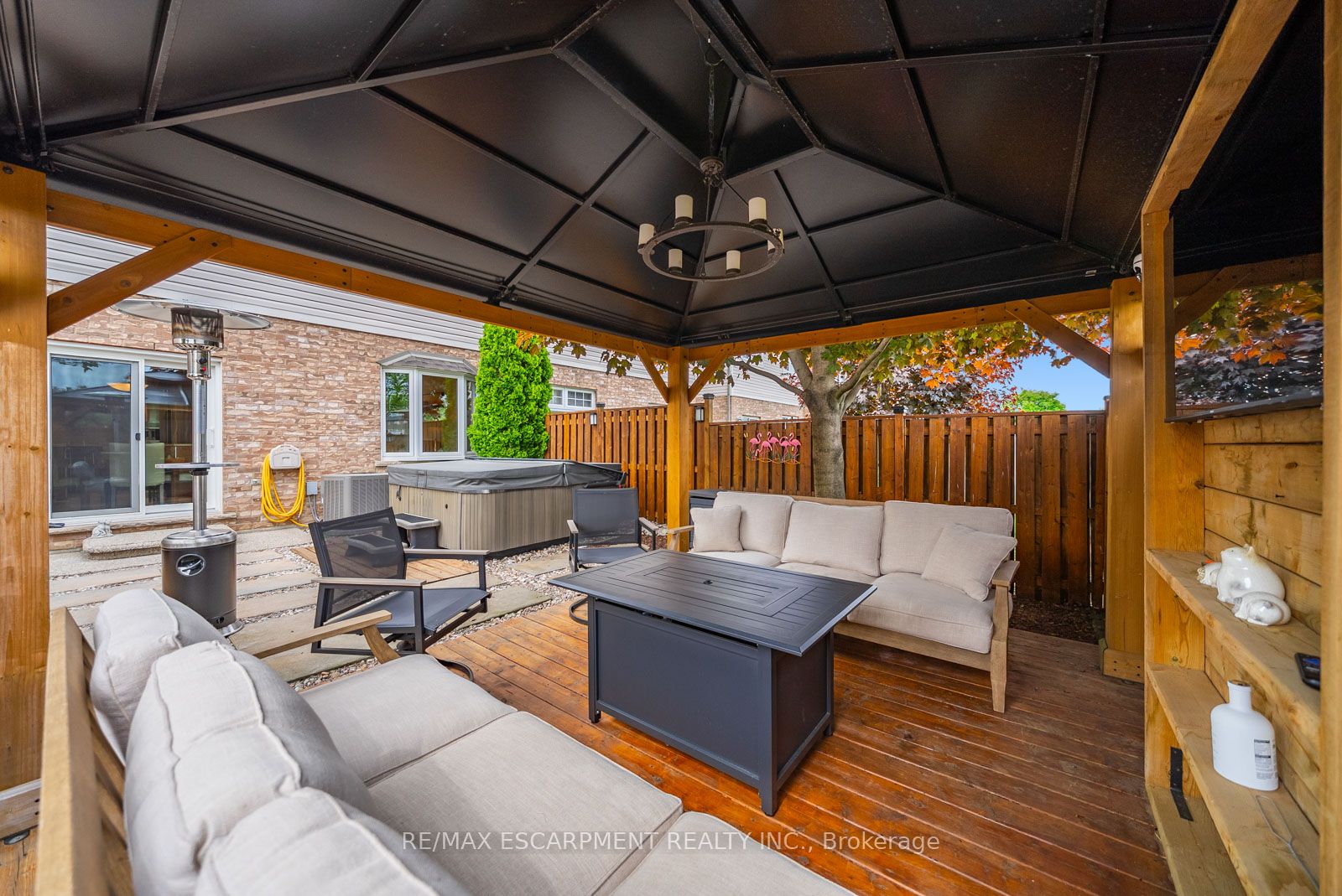 16 OLIVIA Place