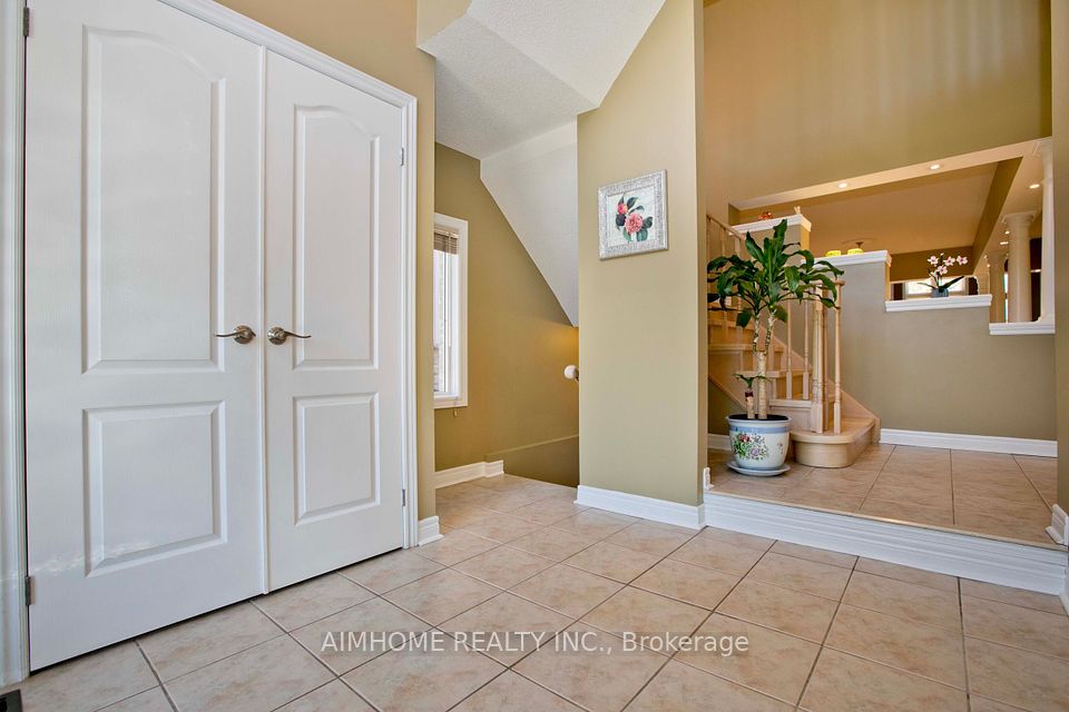 99 Colesbrook Road, Richmond Hill, ON L4S 2G3