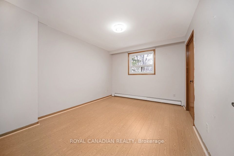 https://trreb-image.ampre.ca/QQyDqfTYL_9OFukJVo2WsPpIzofb24cvNkwZy-APHhM/rs:fit:960:960/wm:.5:so:0:50:.4/wmsh:10/wmt:PHNwYW4gZm9yZWdyb3VuZD0nd2hpdGUnIGZvbnQ9JzY4Jz5ST1lBTCBDQU5BRElBTiBSRUFMVFksIEJyb2tlcmFnZTwvc3Bhbj4/L3RycmViL2xpc3RpbmdzLzQwLzczLzM3LzUyL3AvOTdiYTBhODEtNzE0Mi00Mjk0LWFlZjUtMTE2NjIzZDhiMTQwLmpwZw.jpg