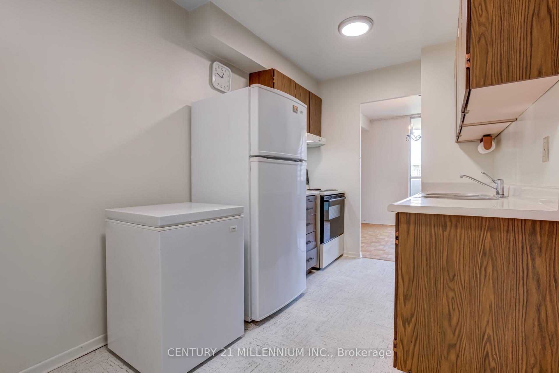 3 Bedrooms Condo at 5 Massey, Toronto For sale