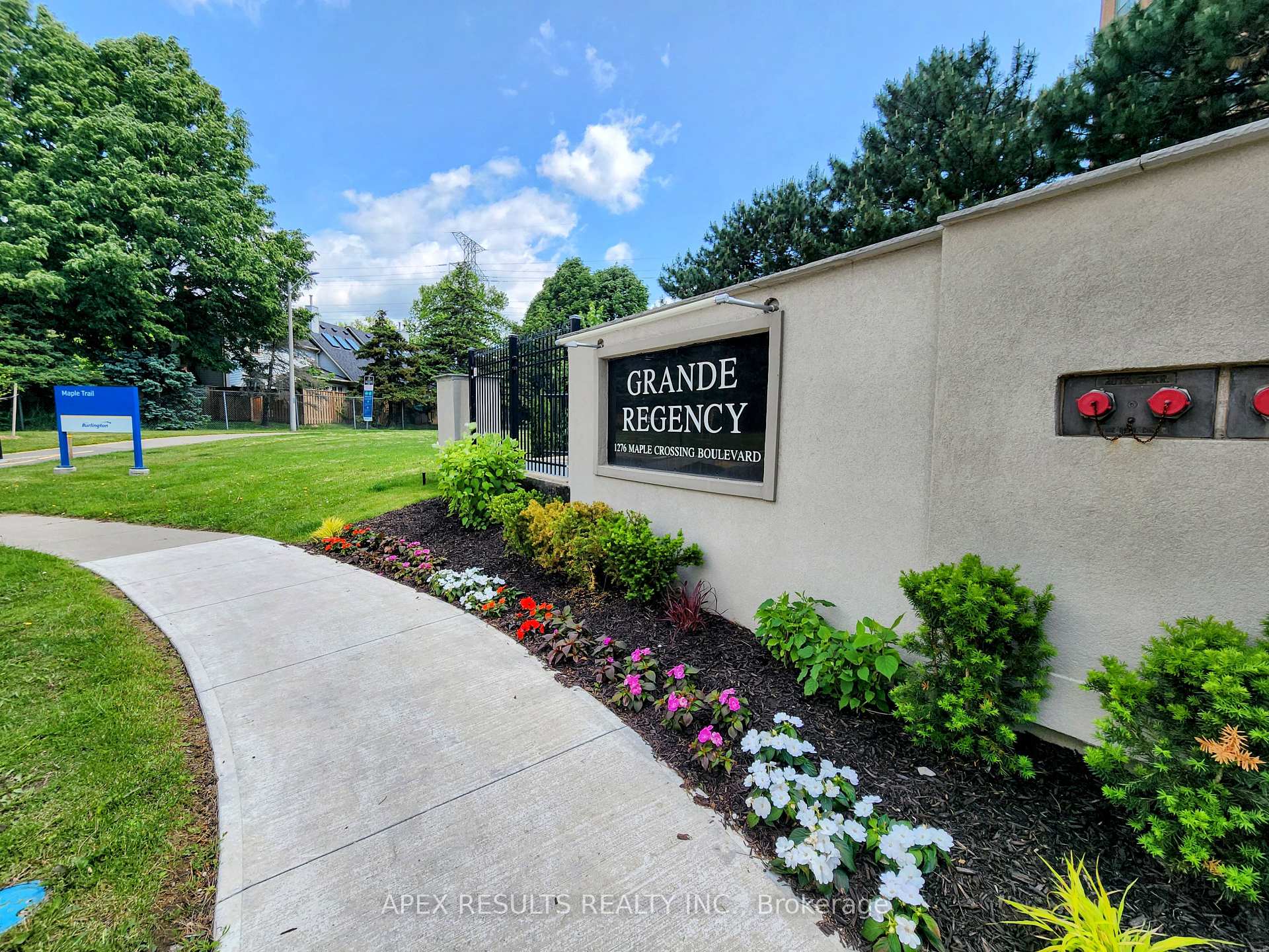 1 Bedroom Condo at 1276 Maple Crossing, Burlington For sale