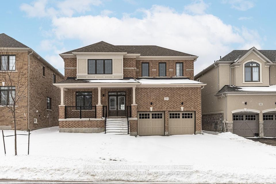 203 Warden Street, Clearview, ON L0M 1S0