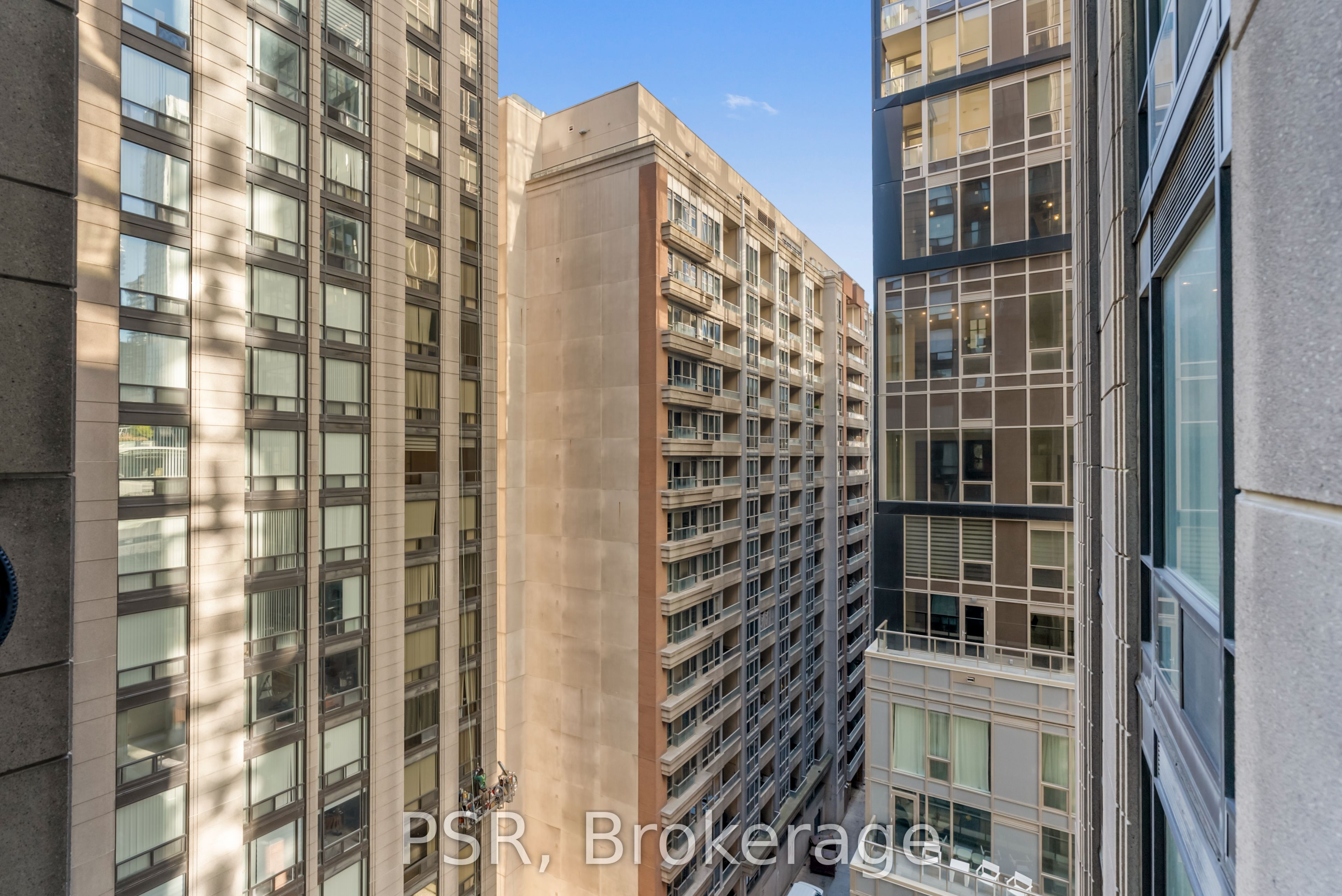 50 John Street, #822