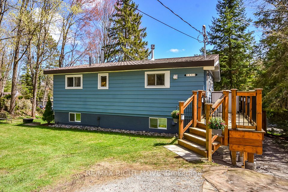 7697 West River