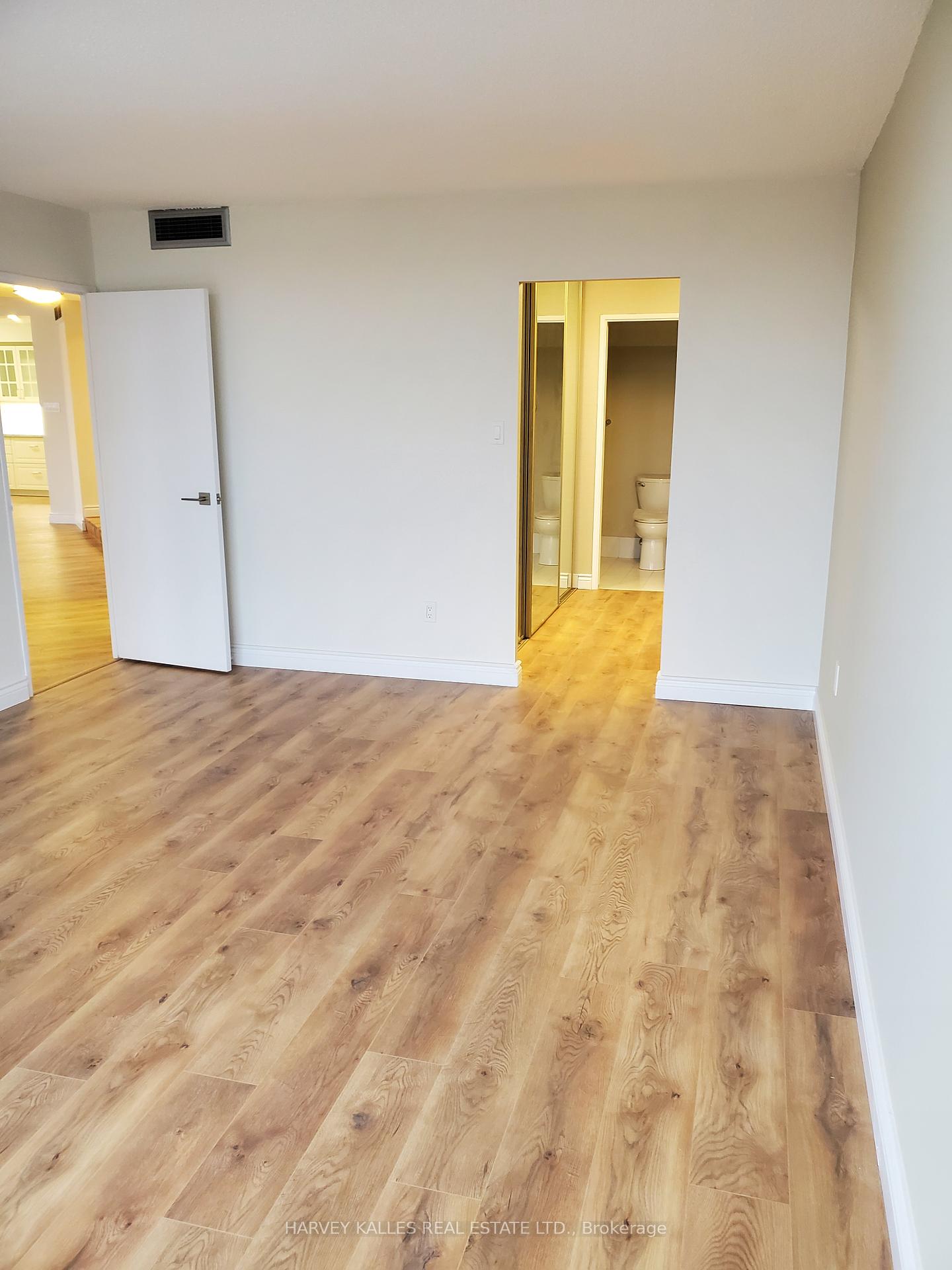 240 Heath Street W 403