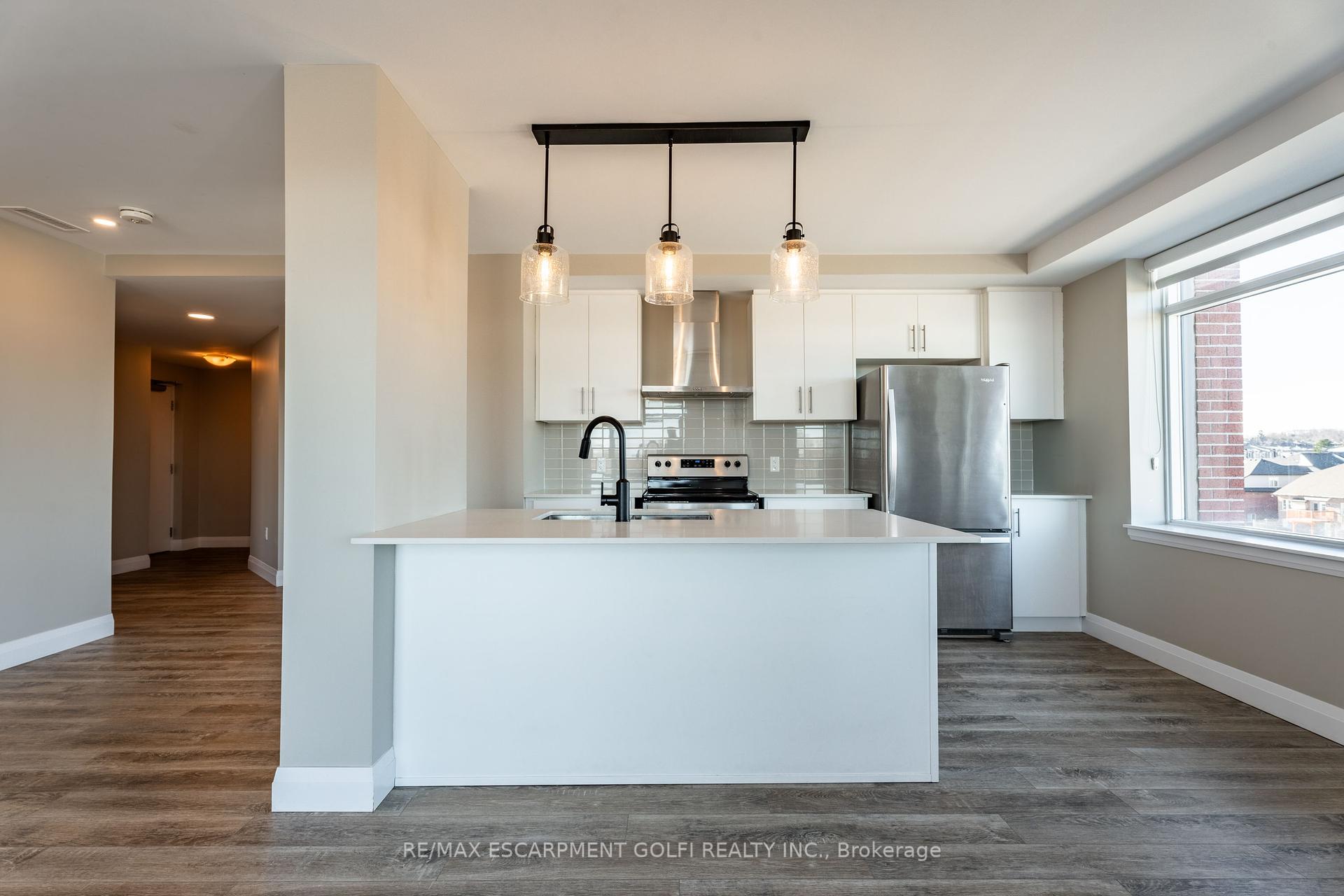 2 Bedrooms Condo at 1 Redfern, Hamilton For sale