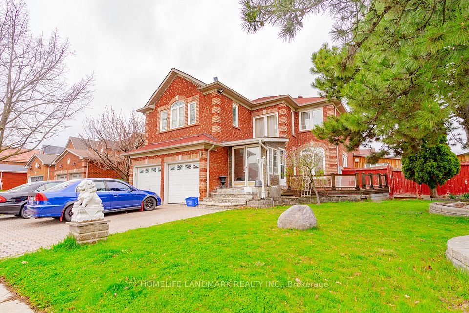 3211 Bloomfield Drive, Mississauga, ON L5N 6V2