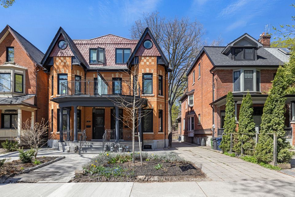 38 Howland