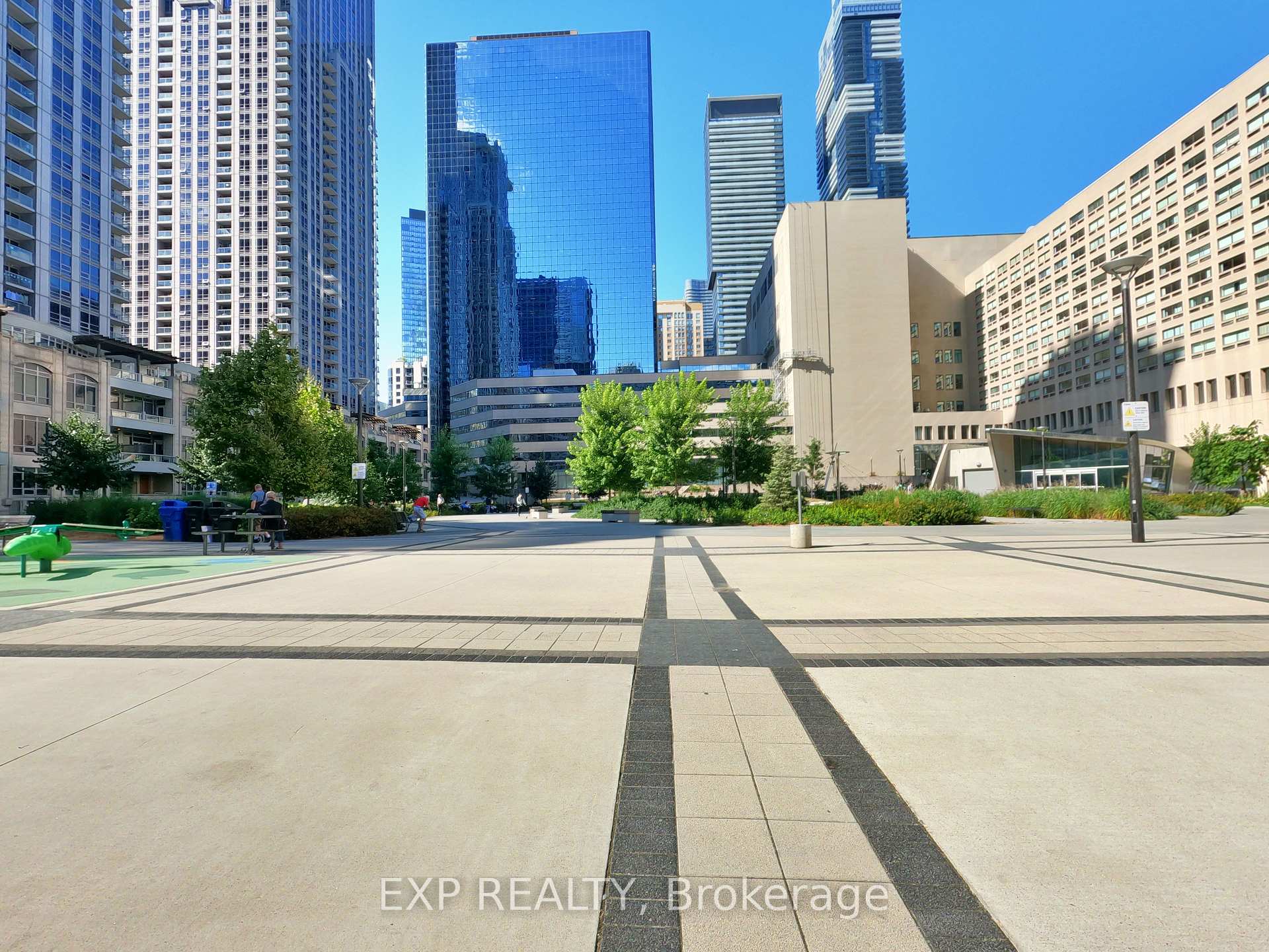 1 Bedroom Condo at 386 Yonge, Toronto For sale